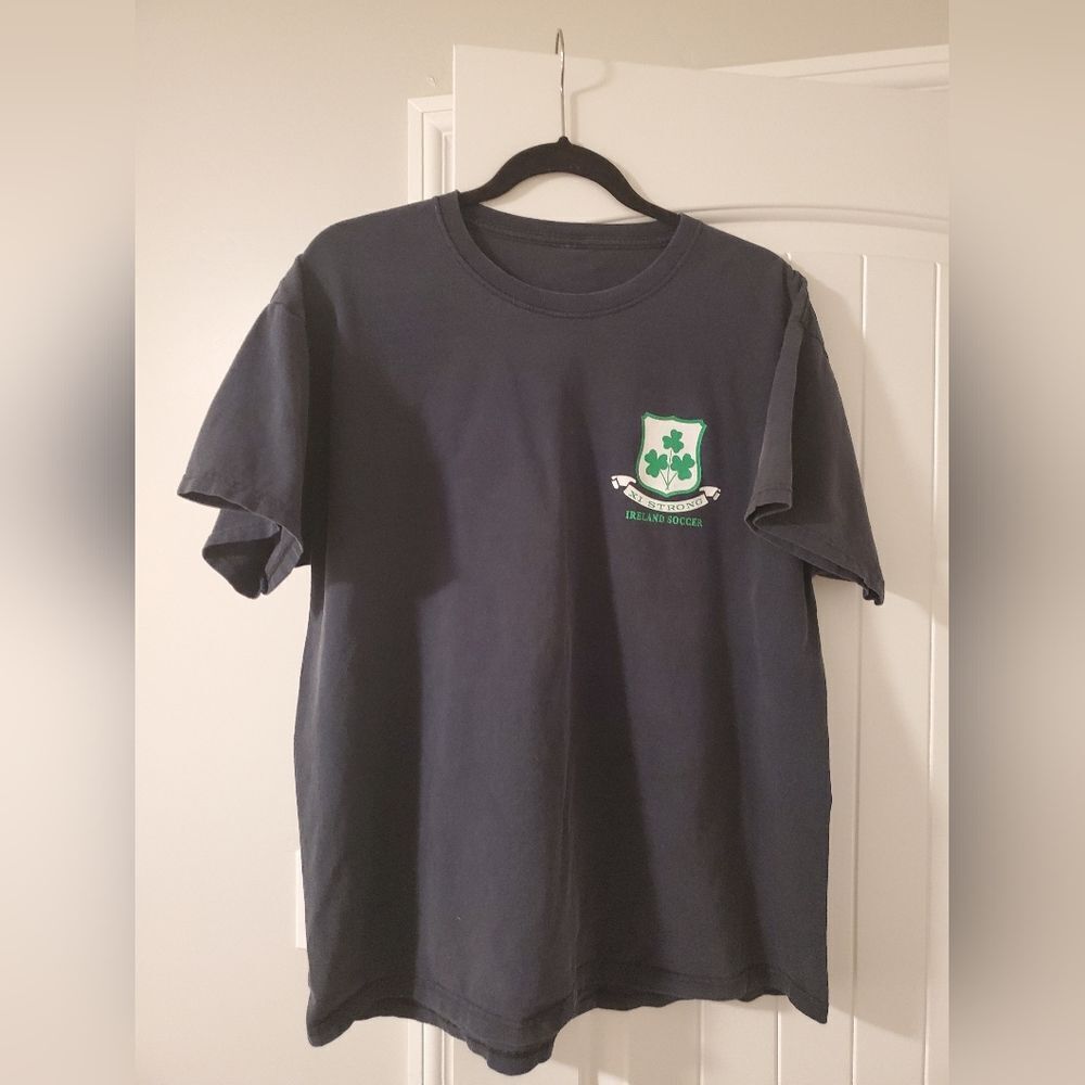 Men's XI Strong Irish Soccer T-shirt Size XL